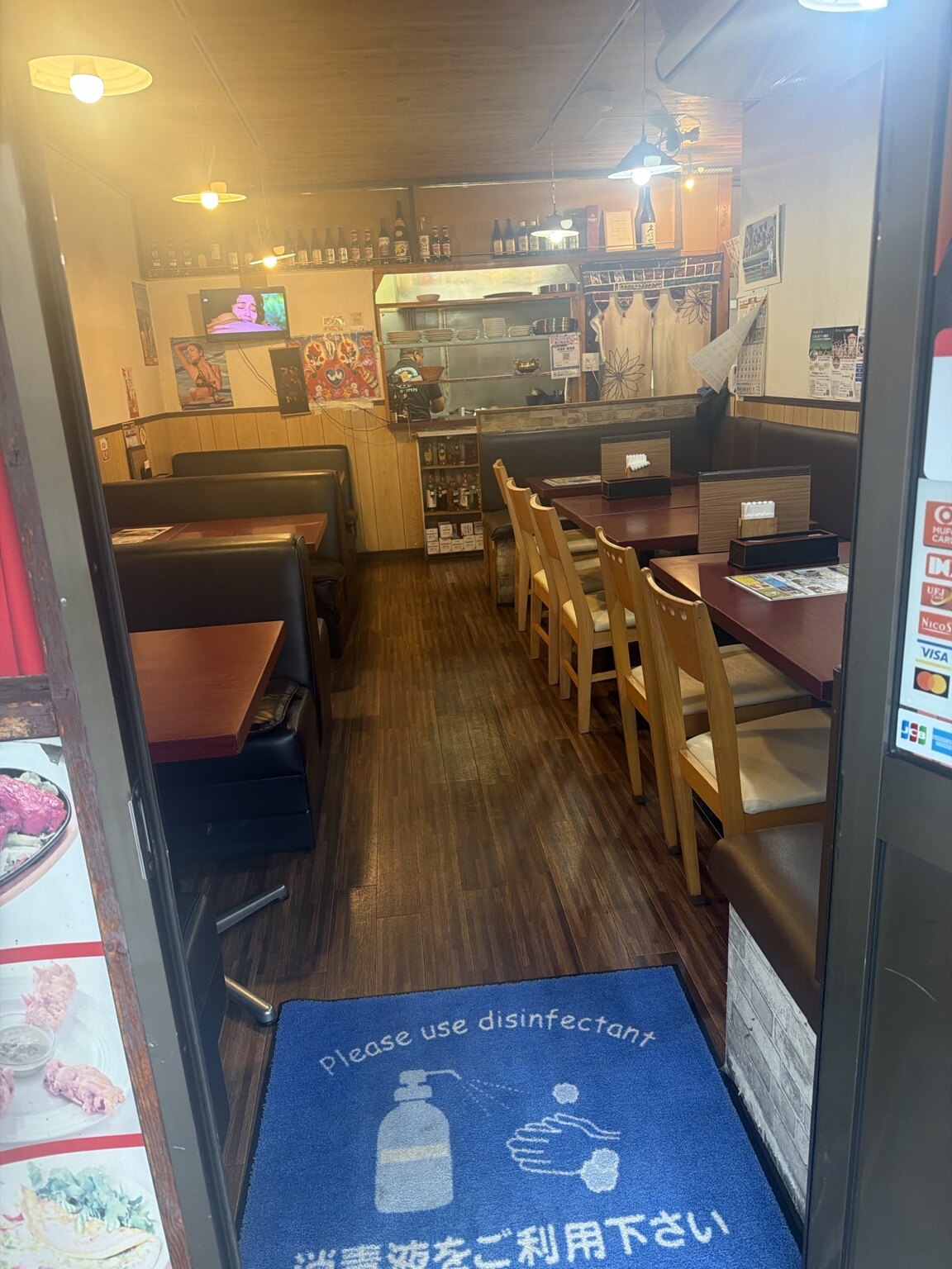 SITARA 大衾本店の入口から見た店内